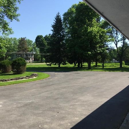Camillus Nightshade Inn & Gardens מראה חיצוני תמונה