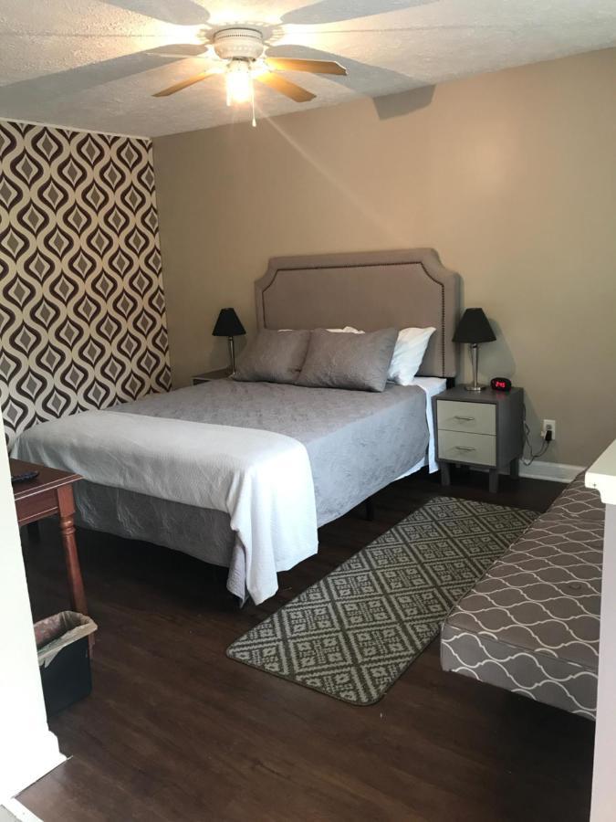 Camillus Nightshade Inn & Gardens מראה חיצוני תמונה