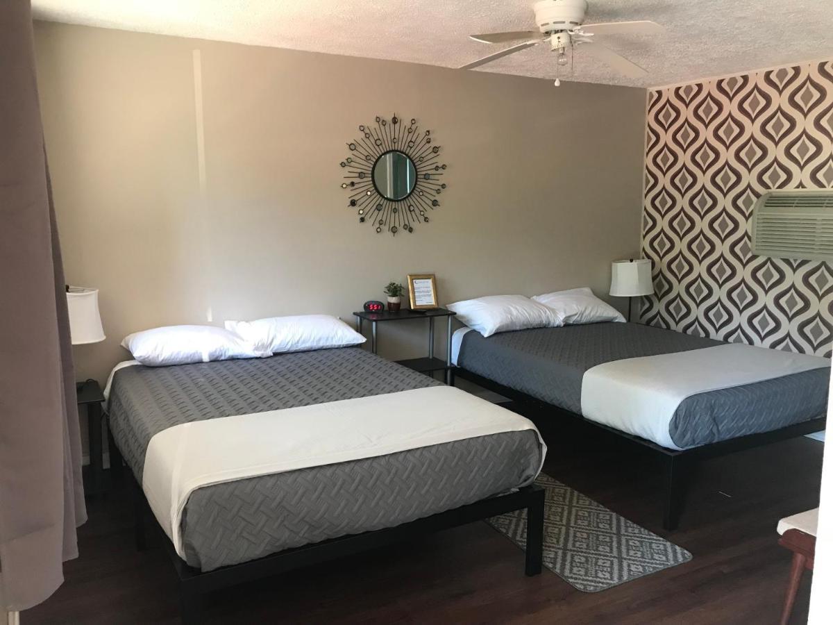 Camillus Nightshade Inn & Gardens מראה חיצוני תמונה