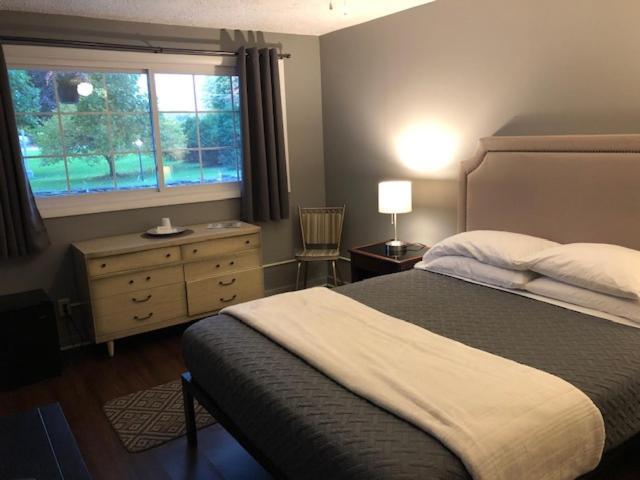 Camillus Nightshade Inn & Gardens מראה חיצוני תמונה